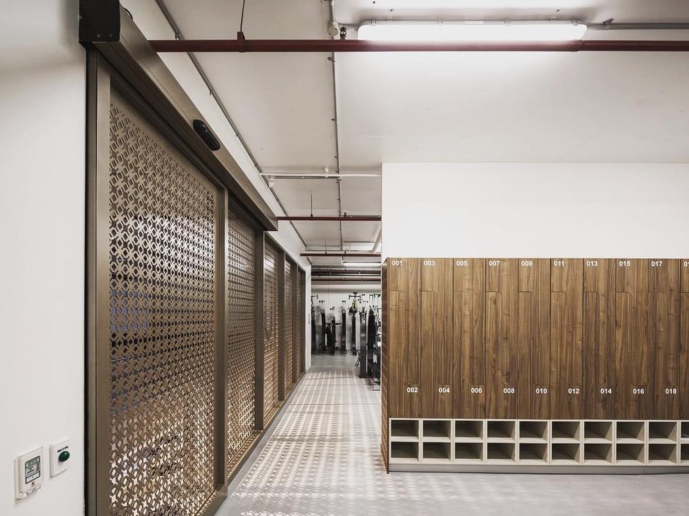 Sectors Commercial automatic doors in service organisations