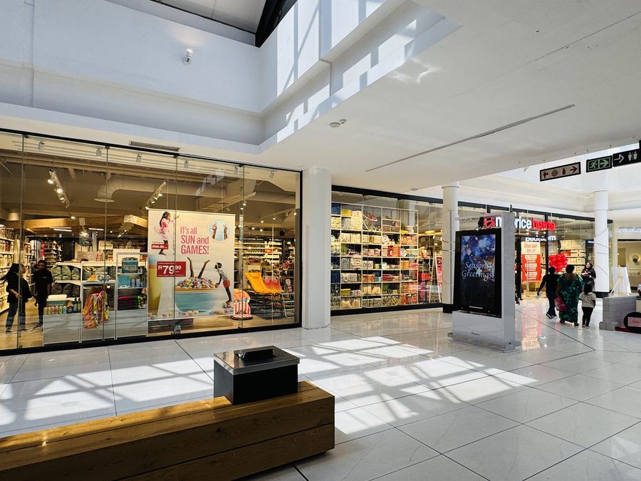 MC Automations Automatic doors at a shopping centre retail entrance